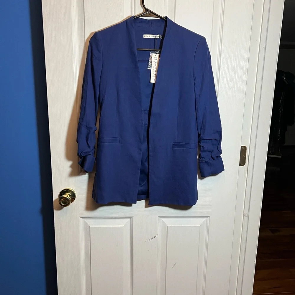 ALICE + OLIVIA Jerri Linen Blend Blazer - Picture 5 of 9